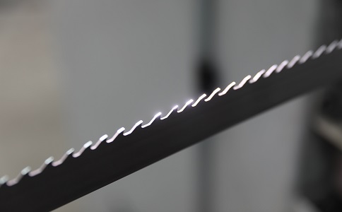 静安双金属带锯条产生切削噪音的原因具体有哪些？